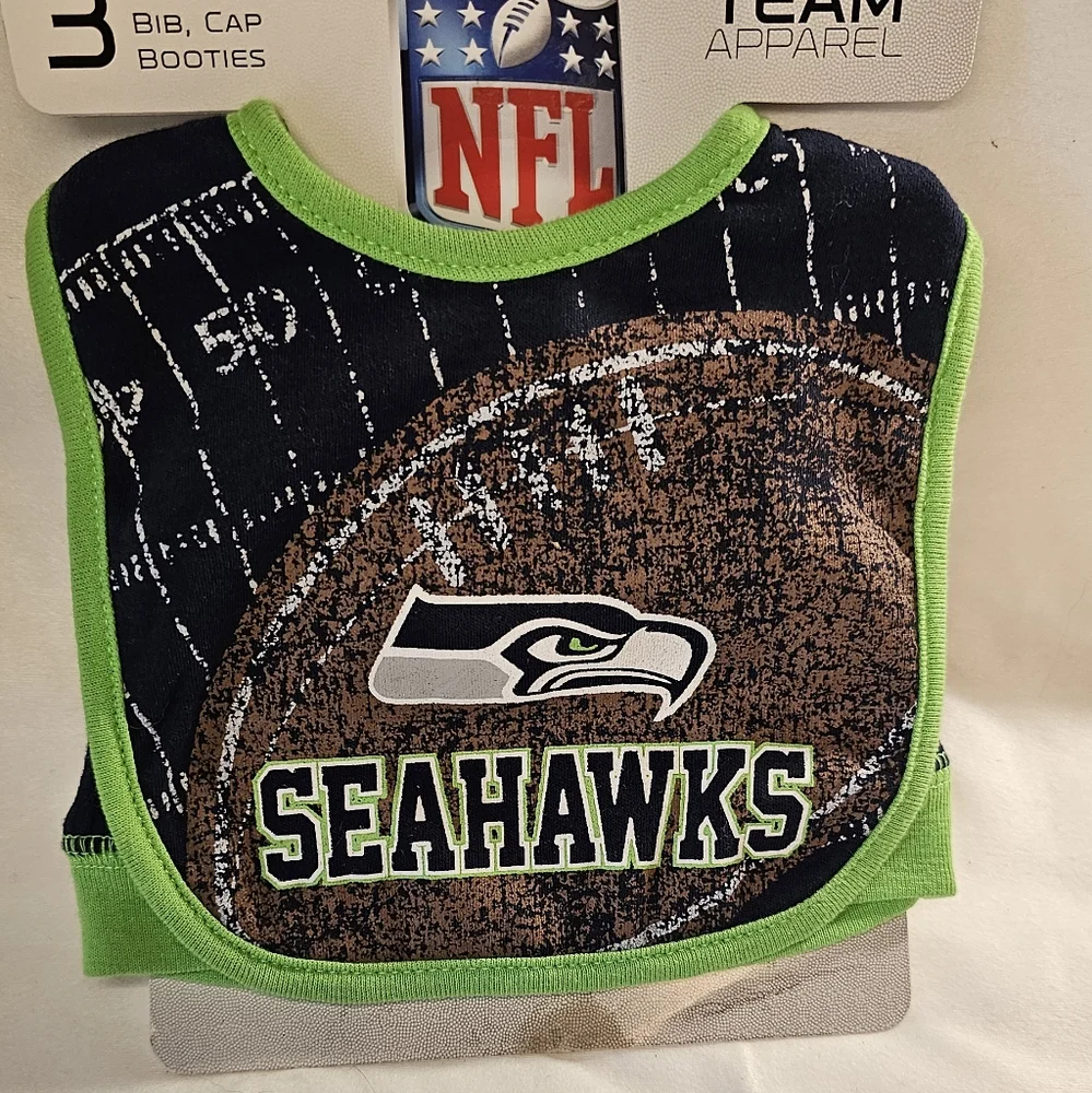 Seattle Seahawks Baby Hat & Bib NEW